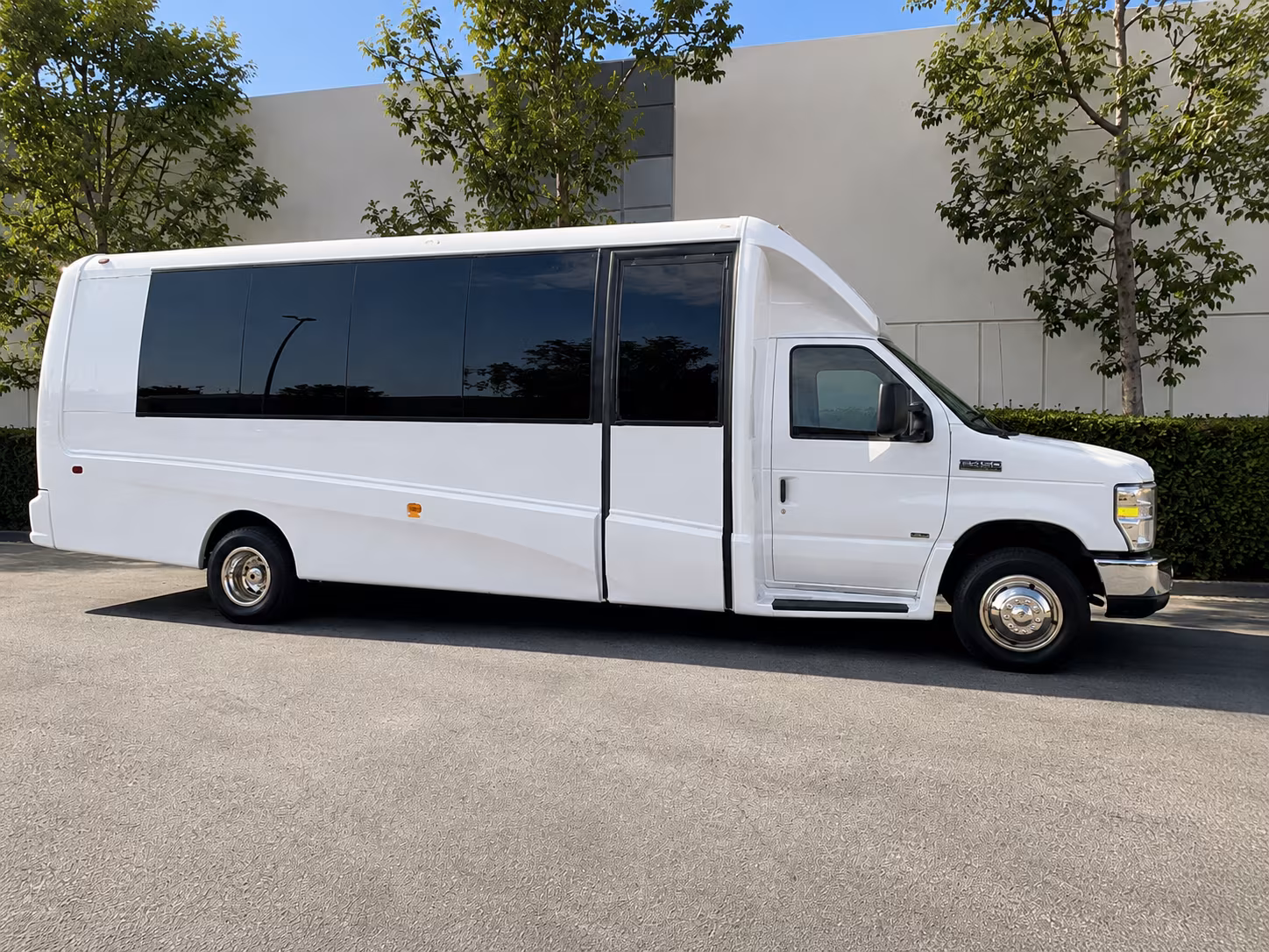 employee shuttle buses for silicon valley campuses and daily commutes