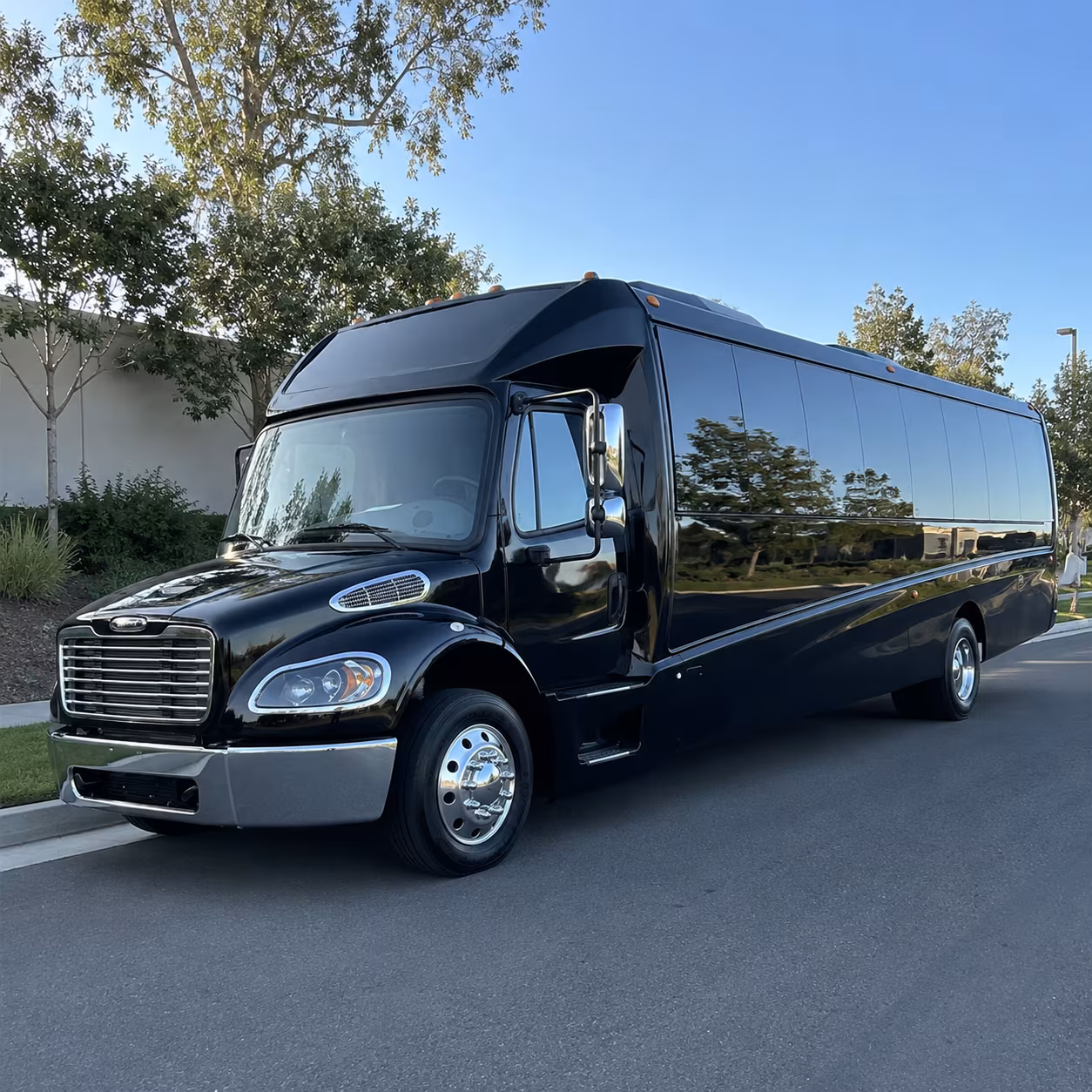 santa clara 25 passenger minibus
